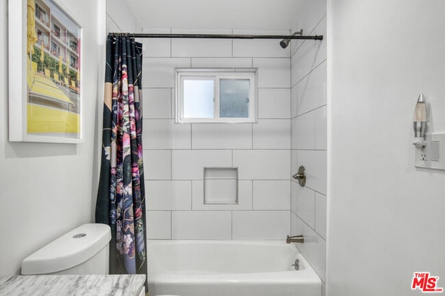 Building Photo - 4110 Vanetta Pl