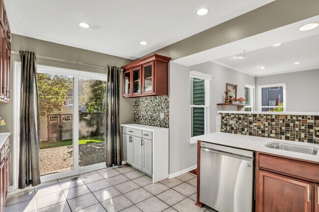 Building Photo - 1282 Berkshire Ln