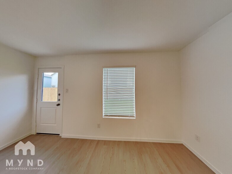 Building Photo - 908 Sandhill Crane Ln