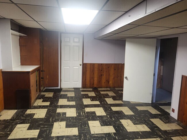 Building Photo - 3 bedroom, 1.5 bath ranch in Penn Hills!