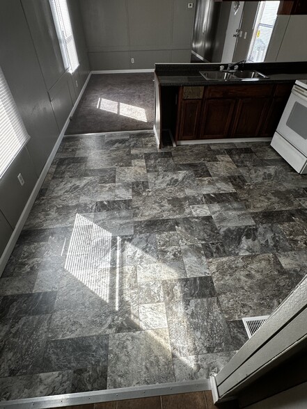 Building Photo - 32 Somerset Dr