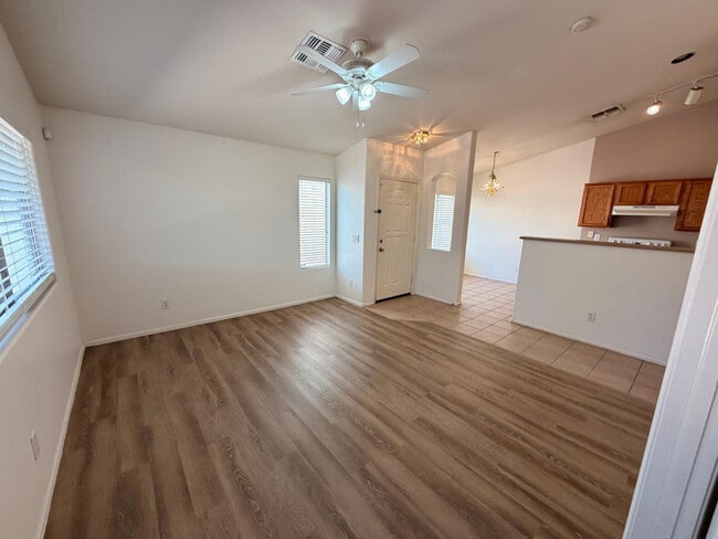 Building Photo - 602 N 166th Ln