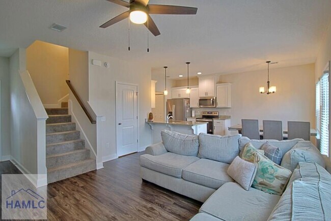 Building Photo - 681 Abode Ave