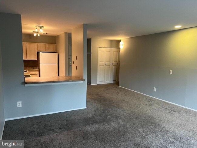 Building Photo - 46 Township Line Rd