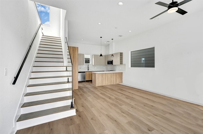 Building Photo - 2595 Paul Quinn St