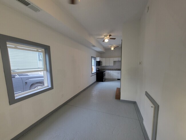 Building Photo - 808 E Water St