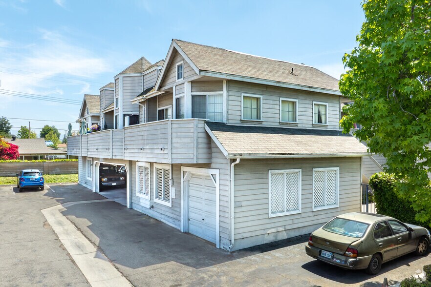 Primary Photo - Orchid Gardens