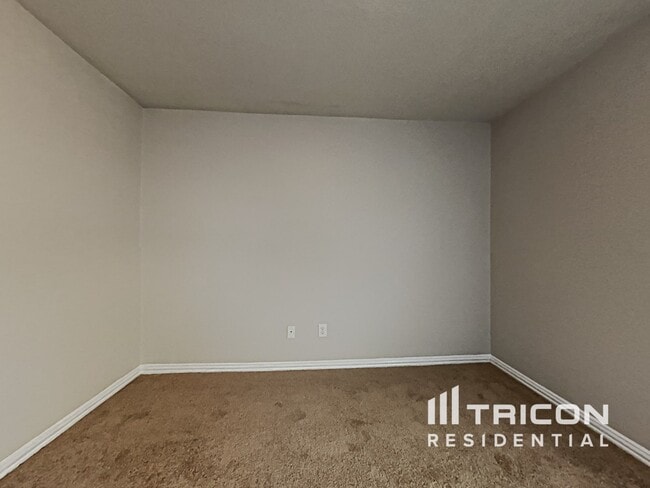 Building Photo - 1367 Star Meadow