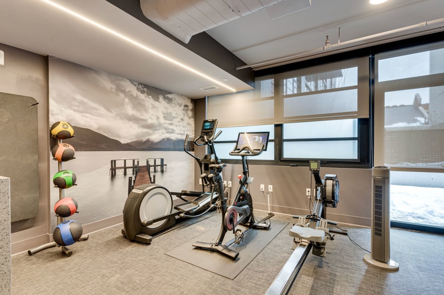 Building Photo - 1300 4th St SE