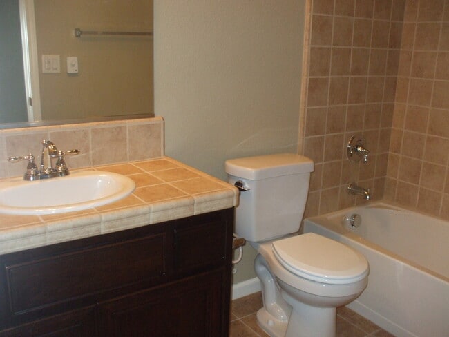 Building Photo - The Village - Roseville - Gated