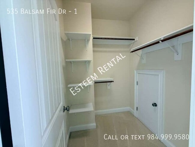 Building Photo - 535 Balsam Fir Dr