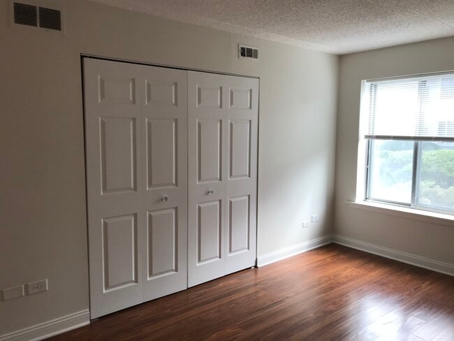 Building Photo - 15817 Orlan Brook Dr