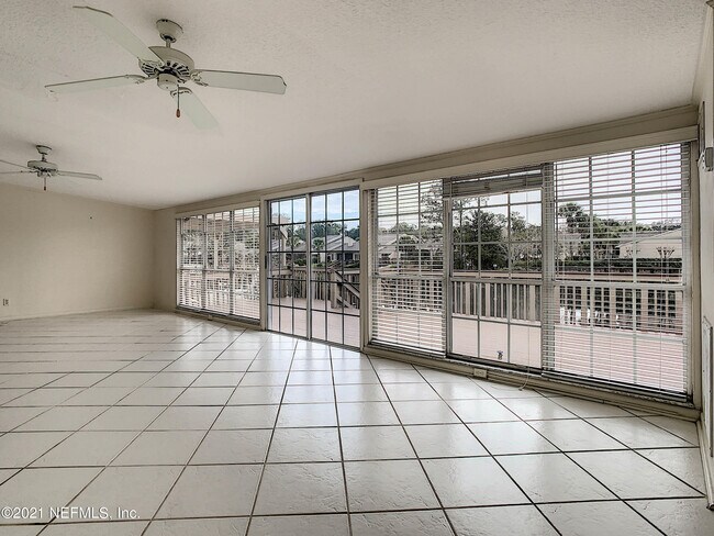 Building Photo - 16 Fox Valley Dr