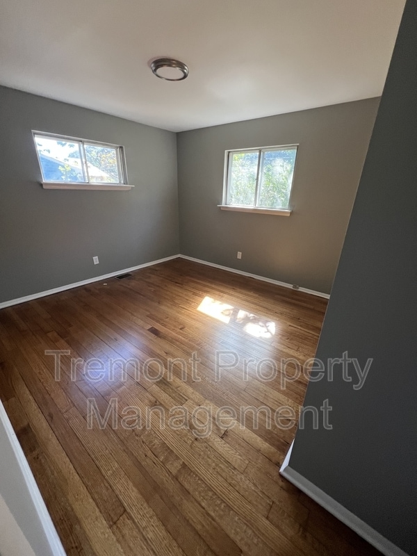 Building Photo - 105 Arlington Terrace