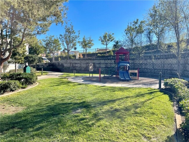 Building Photo - 5040 Codorniz Way