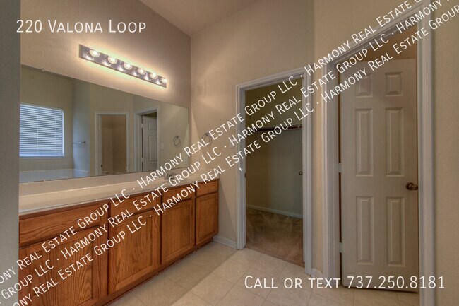 Building Photo - 220 Valona Loop