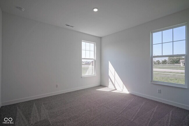 Building Photo - 9085 Summerton St