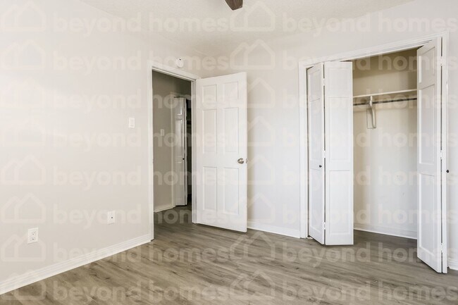Building Photo - Updated 4 Bed Home in Reservoir with Moder...