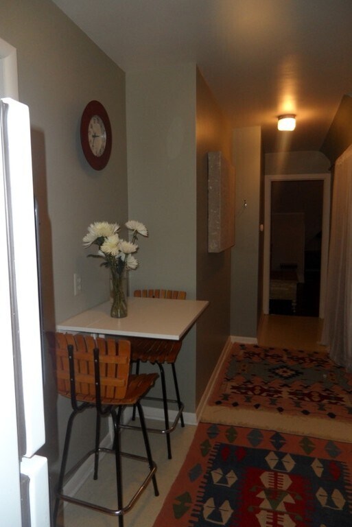 Building Photo - 717 W Huron St