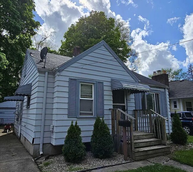 Primary Photo - 3337 Court St