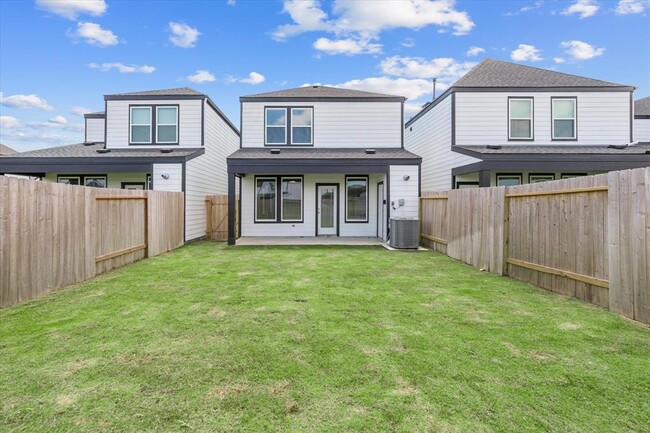 Building Photo - 3213 Crown Gate Dr