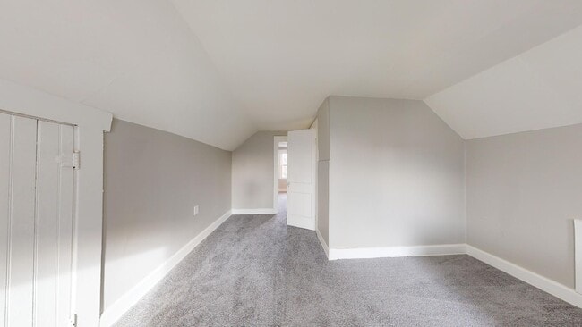 Building Photo - Old Brooklyn Area - 3 Bedroom Single Famil...