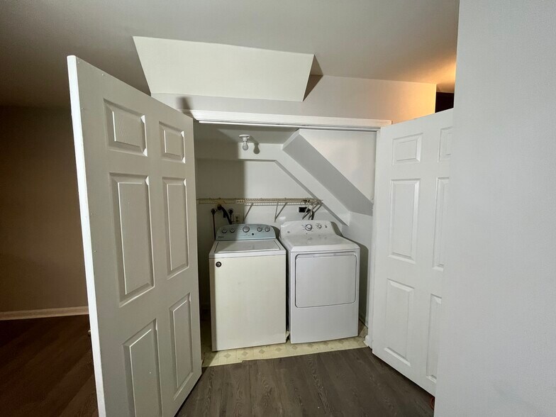 Building Photo - 14222 Autumn Cir