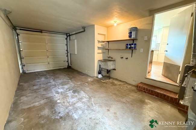 Building Photo - Remodeled 2 Bedroom Duplex with Private Ba...