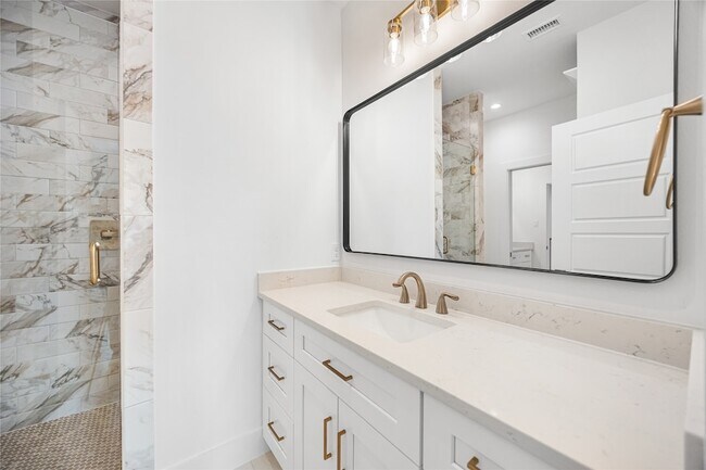 Building Photo - 18211 Polo Meadow Dr