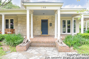 Building Photo - 140 E Fair Oaks Pl