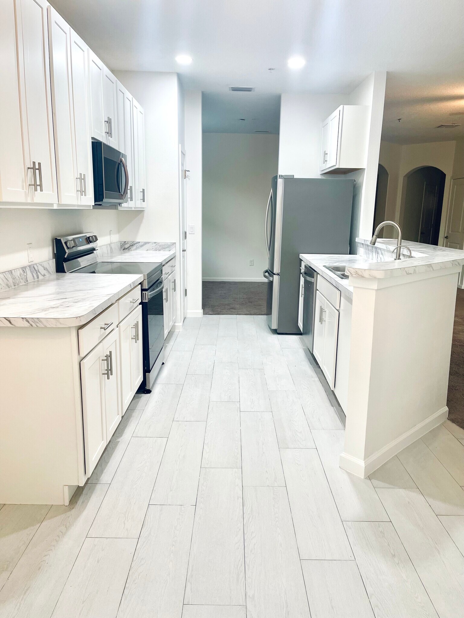 Building Photo - 3951 Playa del Sol Dr