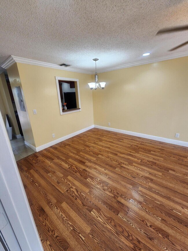 Building Photo - 5231 Pine Abbey Dr S