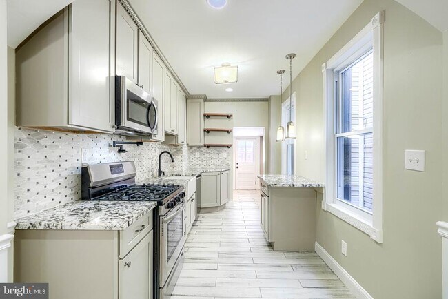 Building Photo - 3533 Keswick Rd