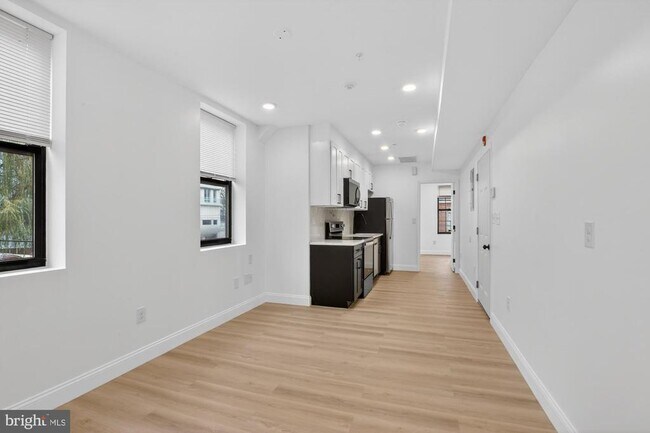 Primary Photo - 712 N American St