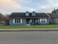 Building Photo - 3 Bed, 2 Bath Dallas Home!