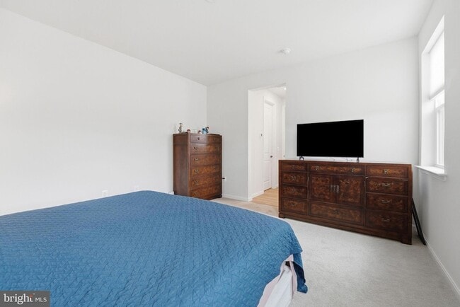 Building Photo - 615 Clover Ln