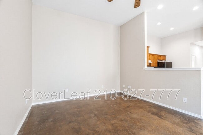 Building Photo - 5718 Golf Heights