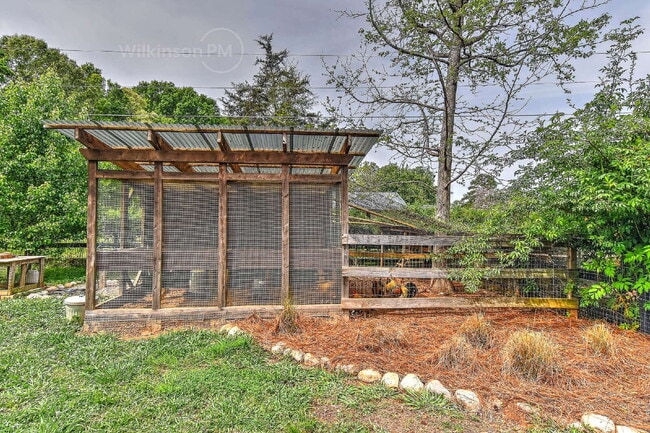 Building Photo - One of the Finest Fully-Furnished Luxury Estates in Marvin, "Architectural Digest" Caliber, for t...