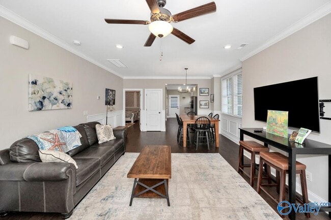 Building Photo - 200 St Louis St