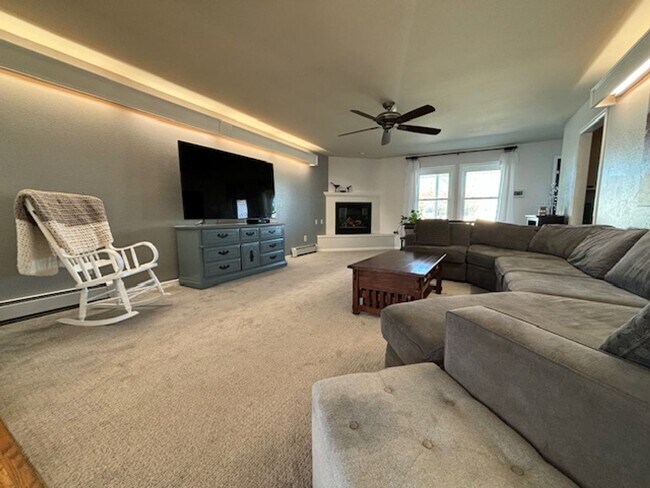 Building Photo - Don't miss this beauty in Fruita CO!