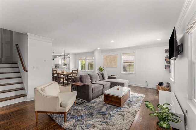 Building Photo - 1134 Knott St SE