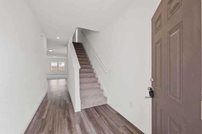 Building Photo - 200 Gemsbok Rd
