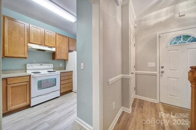 Building Photo - 5037 Sunset Ridge Ct