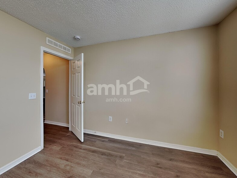 Building Photo - 9469 Arbor Oak Ln