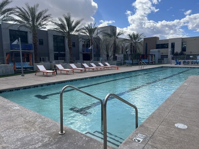 Building Photo - 353 E Bonneville Ave