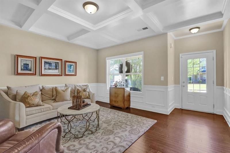 Building Photo - 4960 Wilshire Crossing