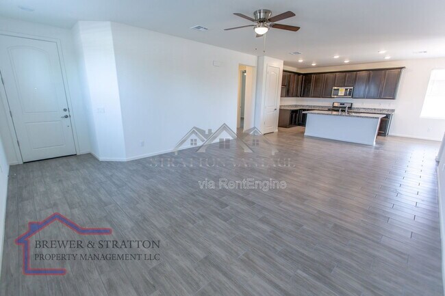 Building Photo - 827 W Nova Pl