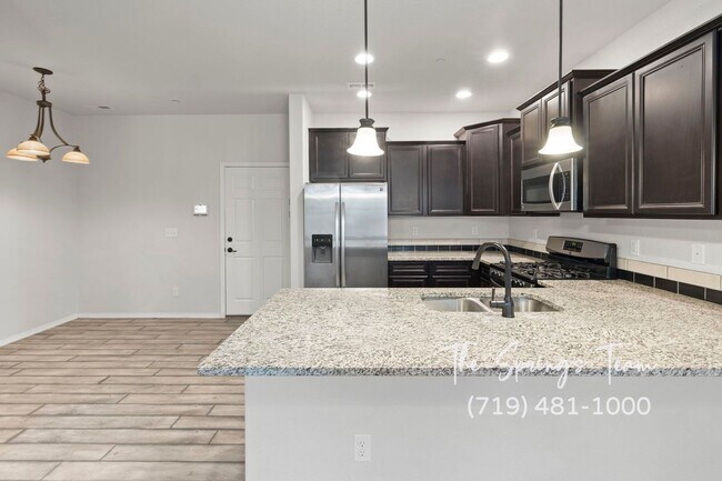Building Photo - MODERN 2BD TOWNHOME in CLAREMONT RANCH
