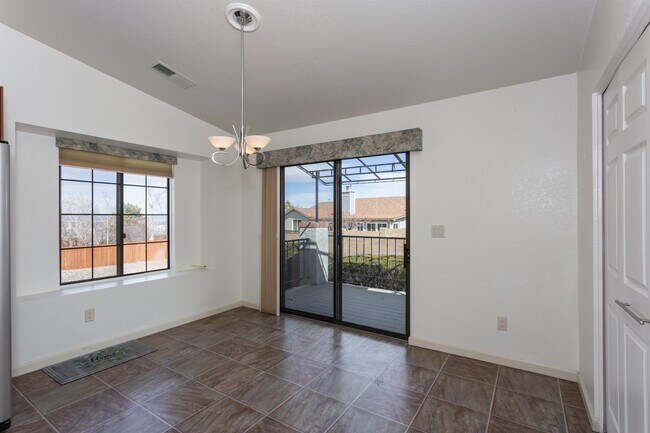 Building Photo - 3099 Peaks View Ln