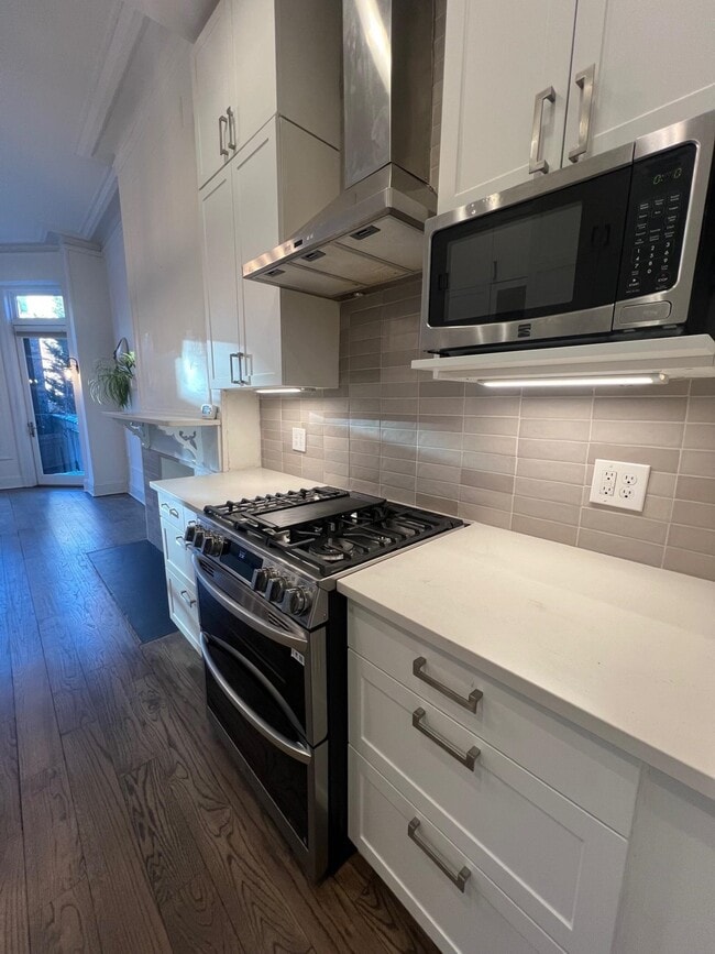 Building Photo - 122 Mercer St